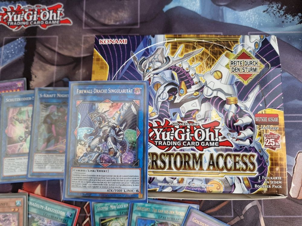 Yu-Gi-Oh! Cyberstorm Access im Display-Opening